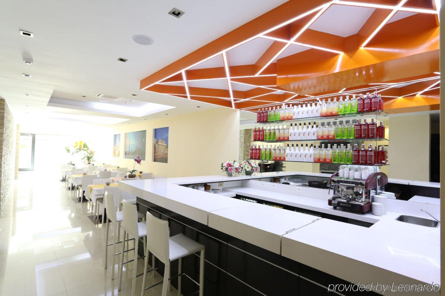 Hotel Puerto Mercado 3*